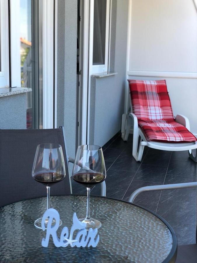 Apartmani Bolero - Obiteljski Odmor Vodice Exterior photo