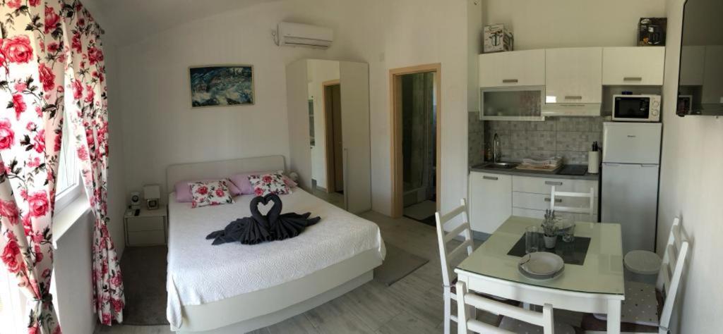 Apartmani Bolero - Obiteljski Odmor Vodice Exterior photo