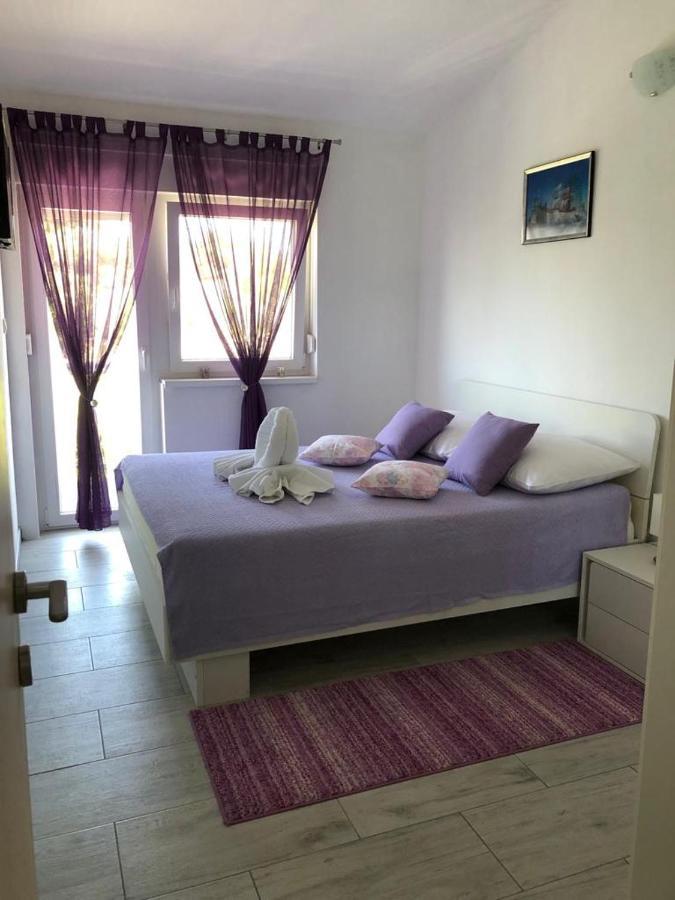 Apartmani Bolero - Obiteljski Odmor Vodice Exterior photo