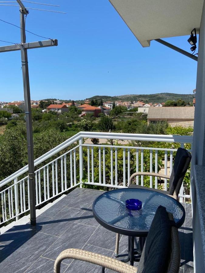 Apartmani Bolero - Obiteljski Odmor Vodice Exterior photo